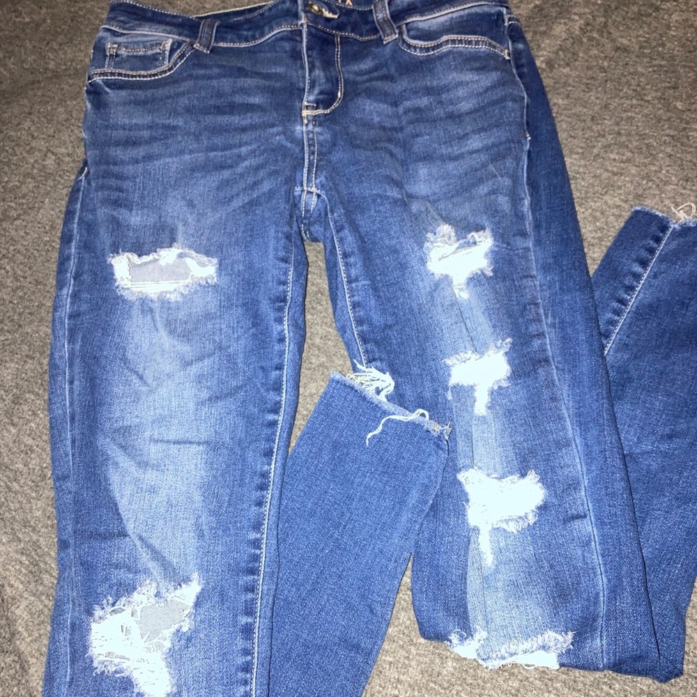 Arizona jeans with holes